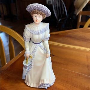 Home Interior #1491 "Penelope " Figurine
